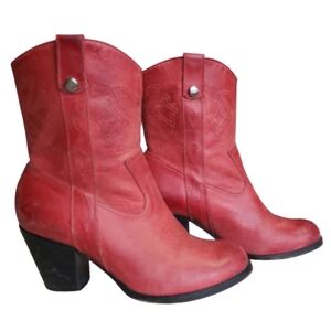 GB Gianni Bini Red Leather Upper Made in Brazil Women's Boots Size 6.5 M.